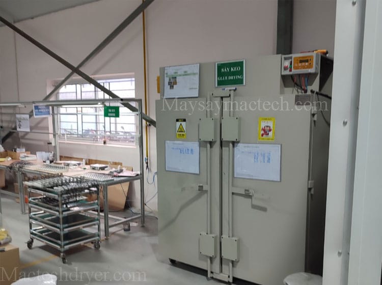 The multiple thermal sensors dryer ensure precise drying temperature